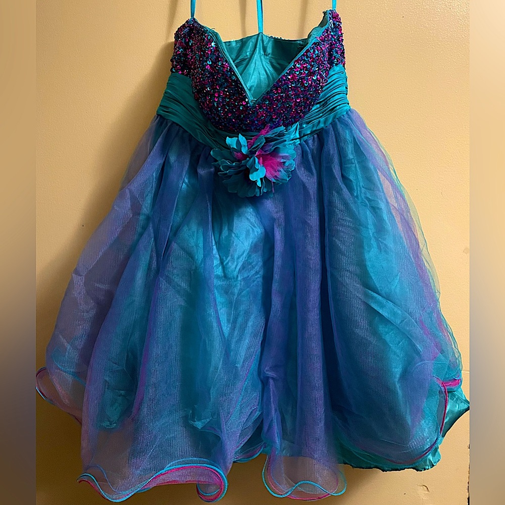 Caché Prom Dress